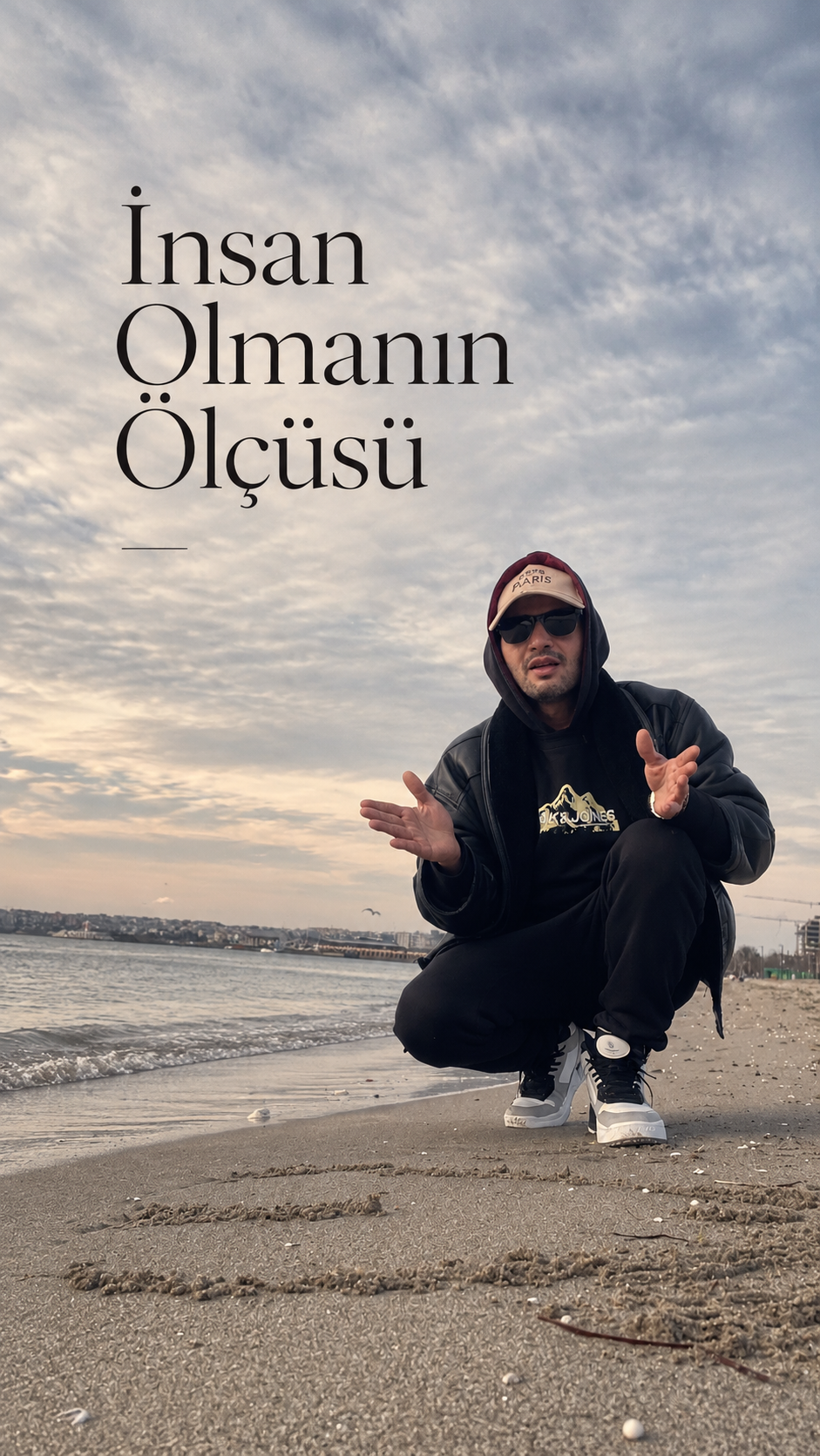 Insan Olmanin Olcusu Sahilde Bir An Murat Mustafa Ciritçi Uzun süredir yazamadığımın farkındayım. Gerçekten yoğun zamanlardan geçiyorum. Yine de bugün yazmak istedim.